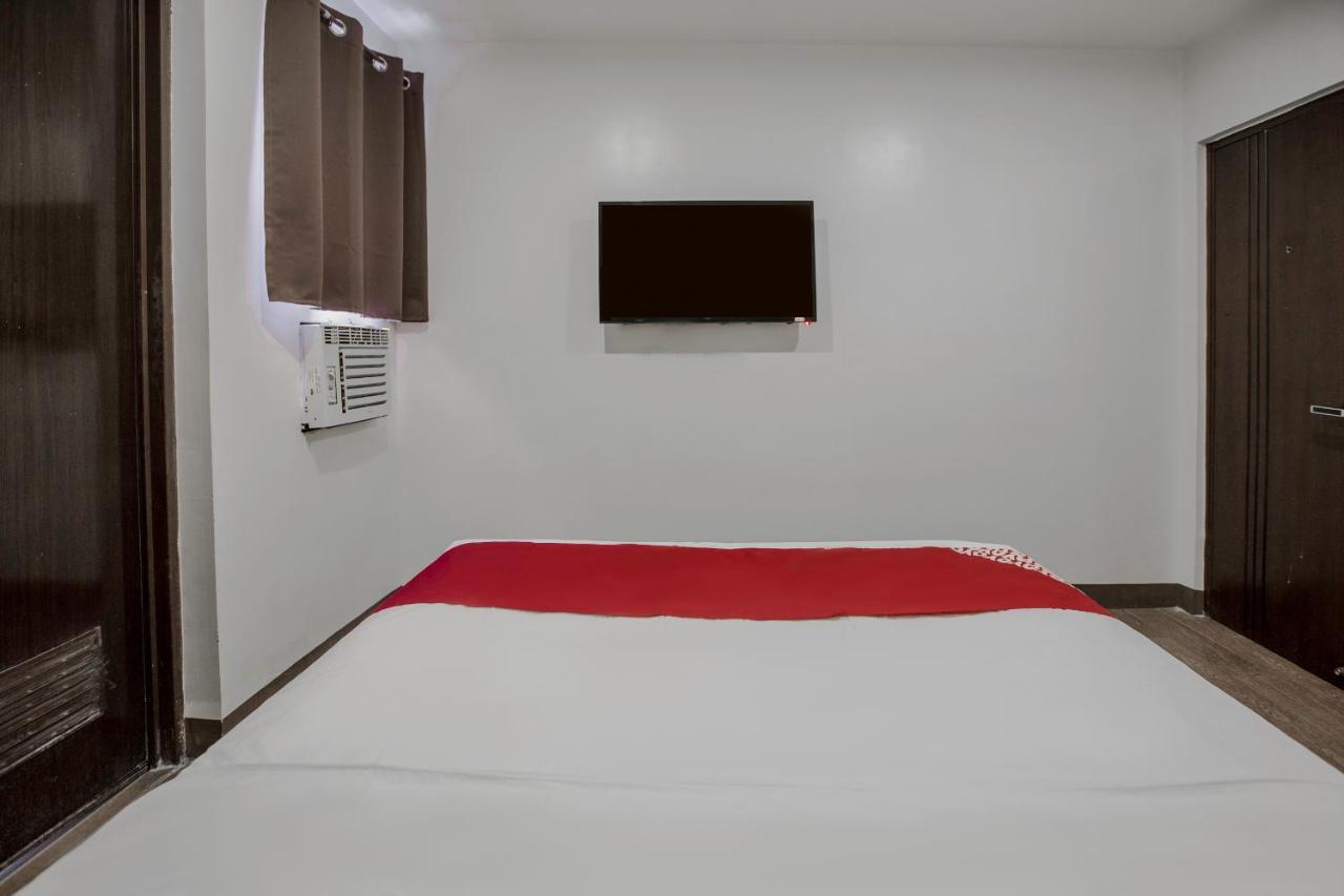 Oyo 637 Fox Hotel Quezon City Bagian luar foto
