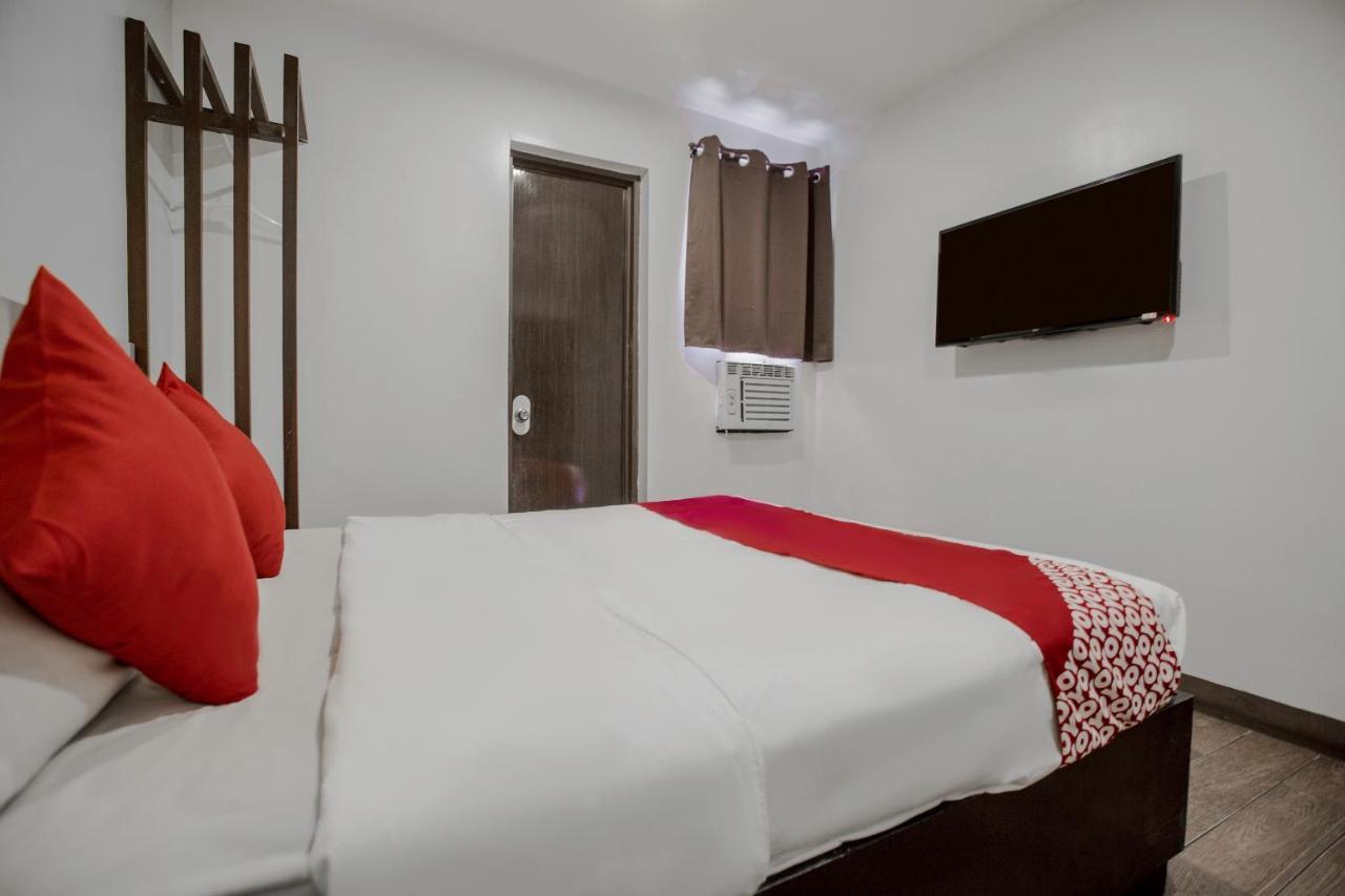 Oyo 637 Fox Hotel Quezon City Bagian luar foto