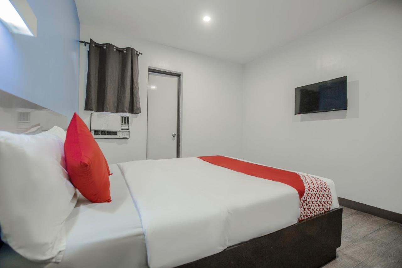 Oyo 637 Fox Hotel Quezon City Bagian luar foto