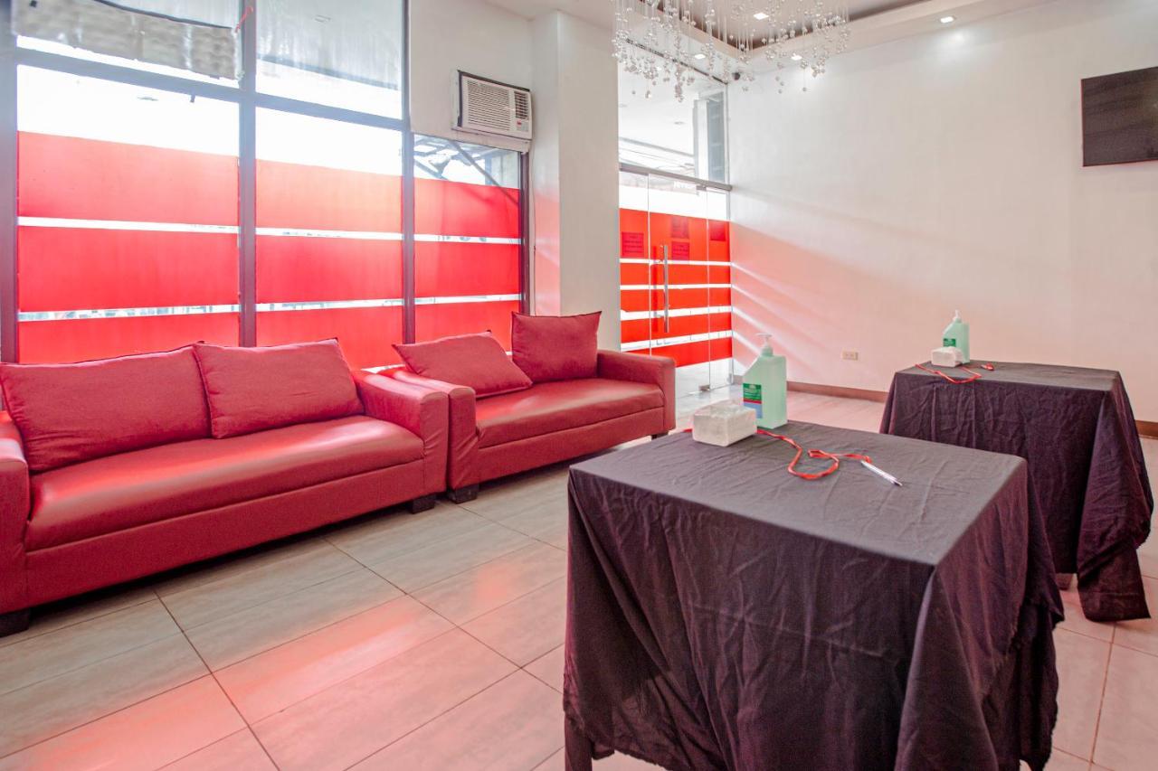 Oyo 637 Fox Hotel Quezon City Bagian luar foto