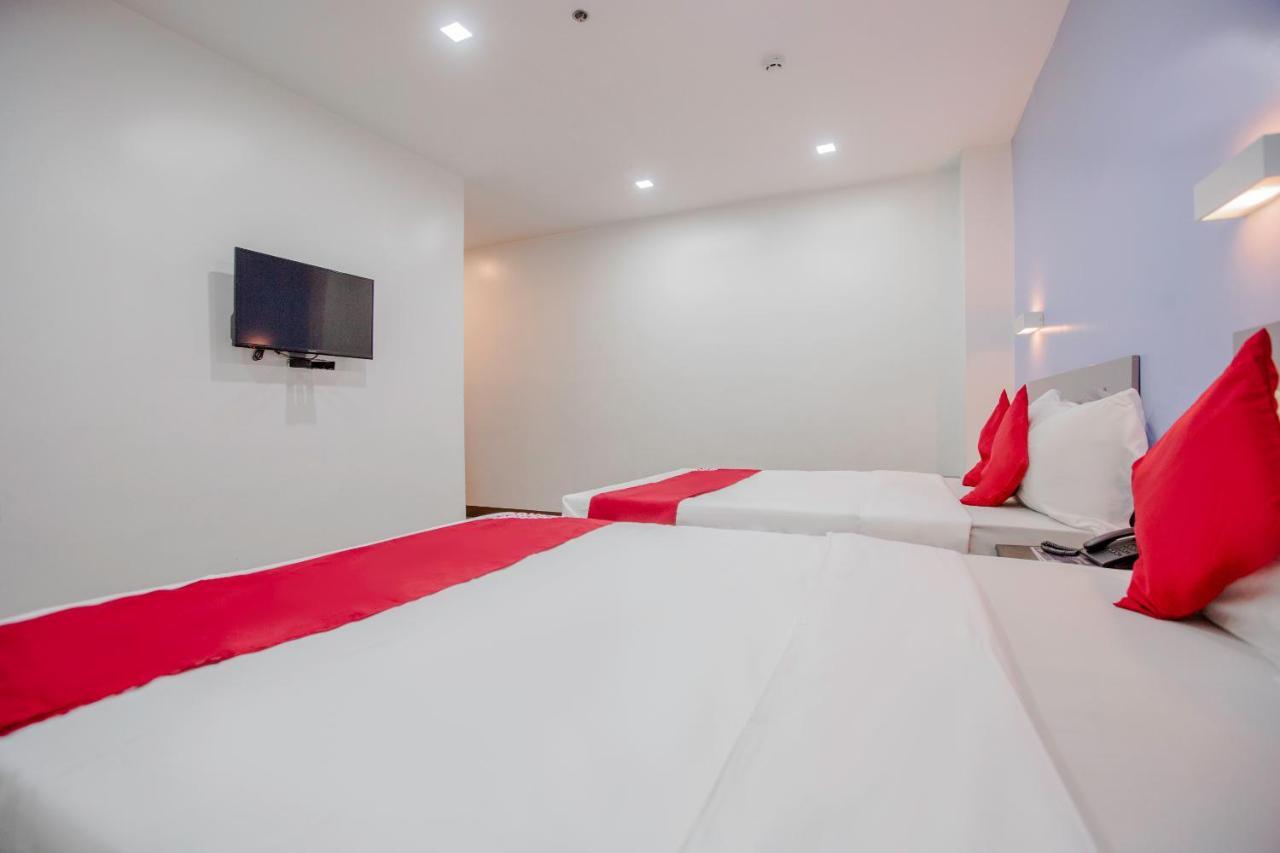 Oyo 637 Fox Hotel Quezon City Bagian luar foto