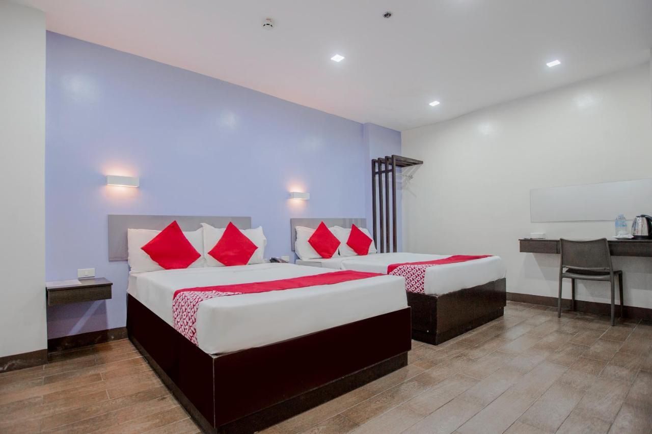 Oyo 637 Fox Hotel Quezon City Bagian luar foto
