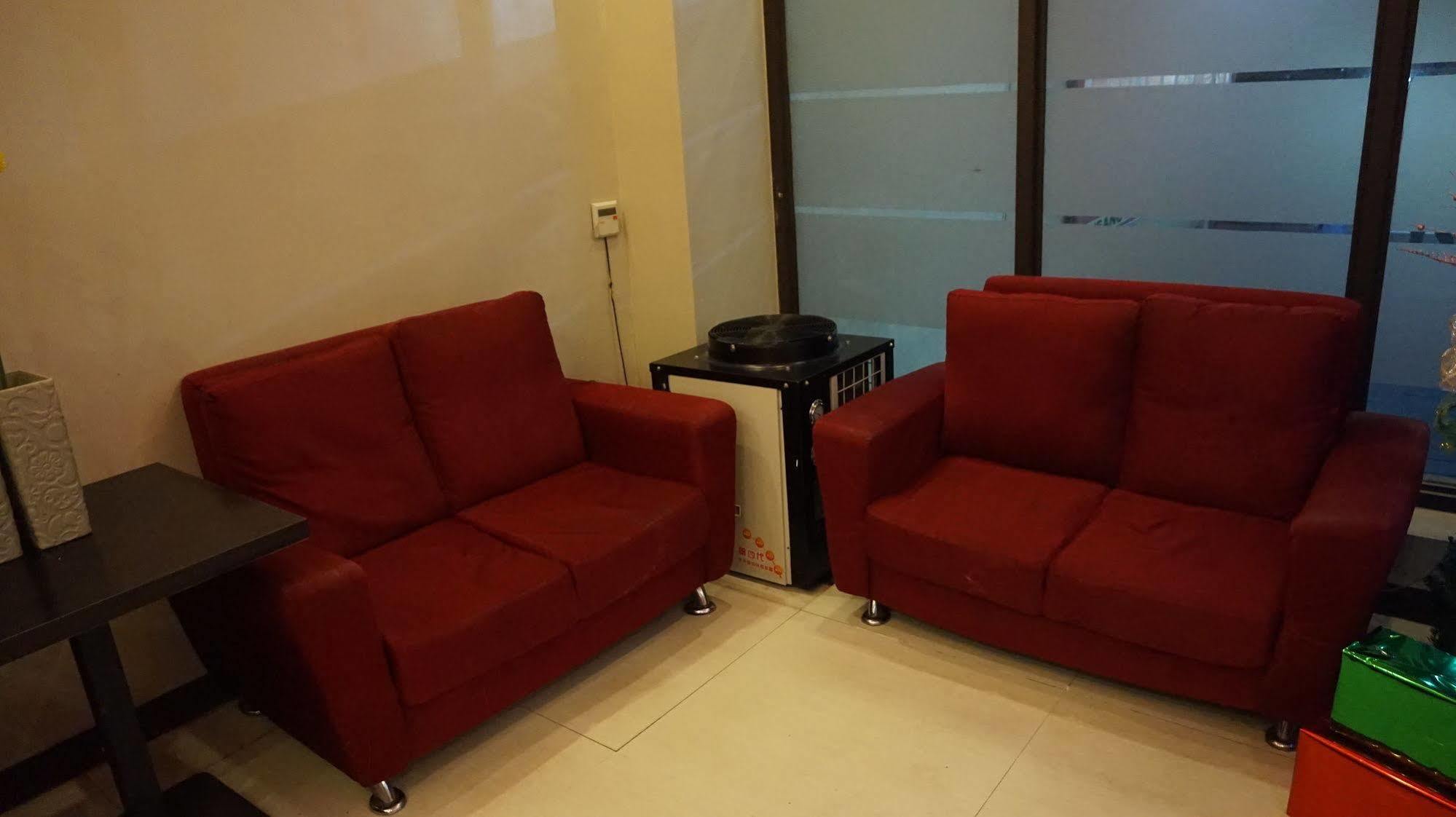 Oyo 637 Fox Hotel Quezon City Bagian luar foto