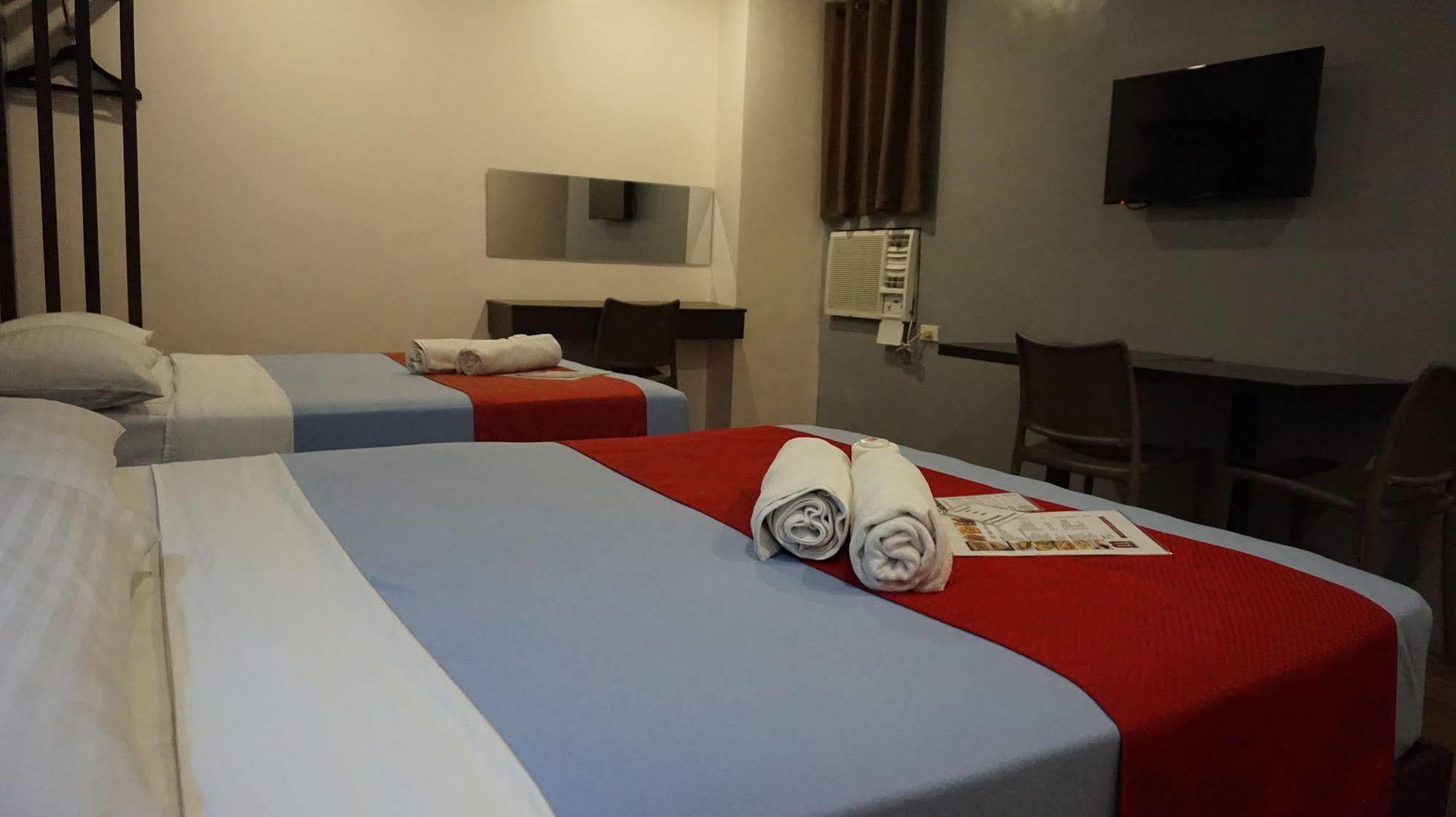 Oyo 637 Fox Hotel Quezon City Bagian luar foto